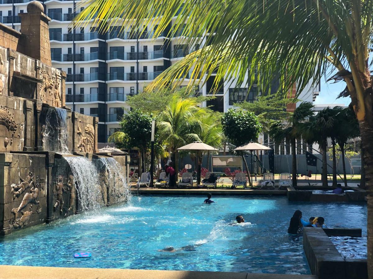 Swiss Garden Residence Pool Sea View Beach Resort Luxury Apartment & Family Suite Куантан Экстерьер фото
