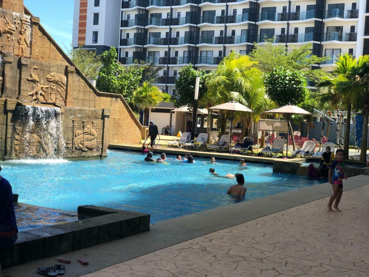 Swiss Garden Residence Pool Sea View Beach Resort Luxury Apartment & Family Suite Куантан Экстерьер фото