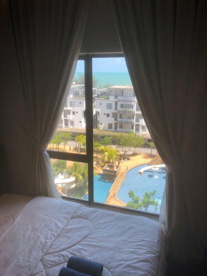 Swiss Garden Residence Pool Sea View Beach Resort Luxury Apartment & Family Suite Куантан Экстерьер фото